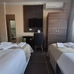 Santa Ria Otel Kŭrdzhali